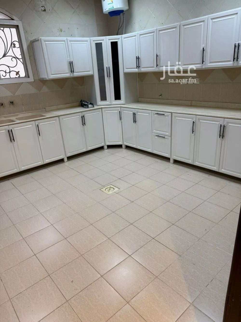 3 bedroom floor in Al Yarmouk 3