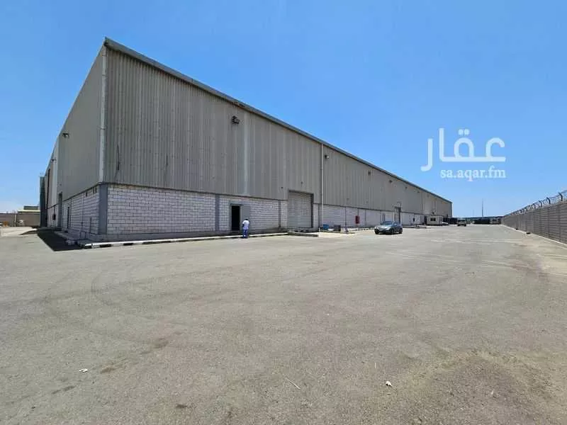 مستودع 14524 م² في الضاحية 1