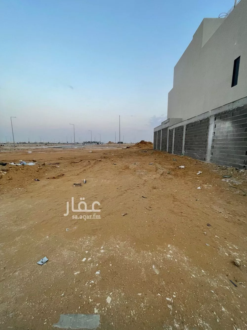 أرض 300 م² في الشرق 3