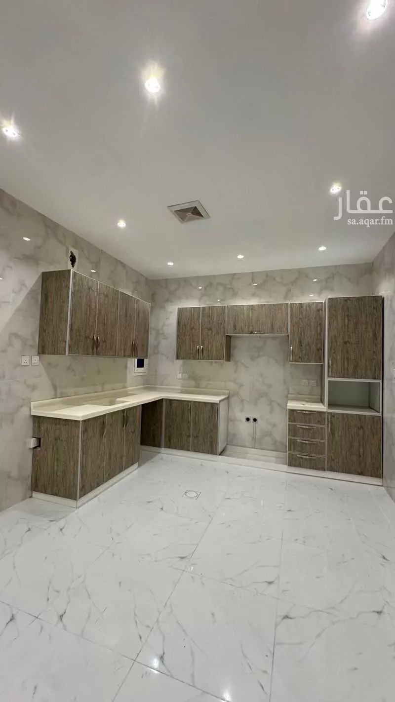 شقة 3 غرف في الحمرا 2