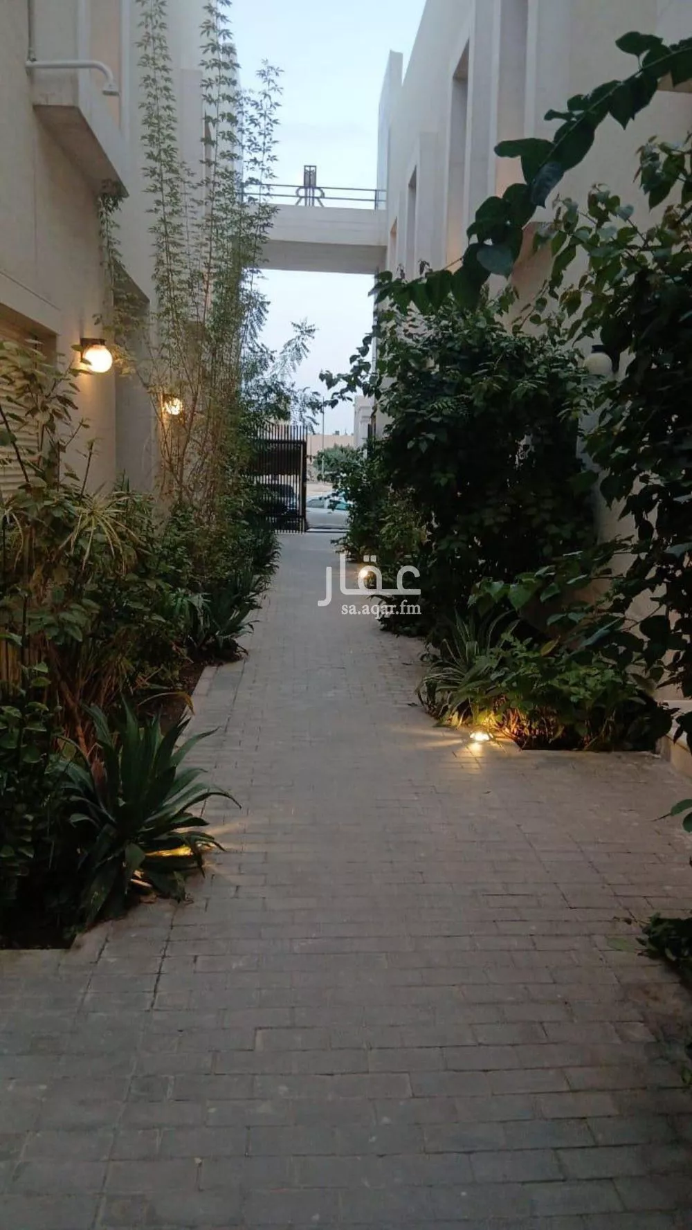 فيلا 6 غرف في العارض 4