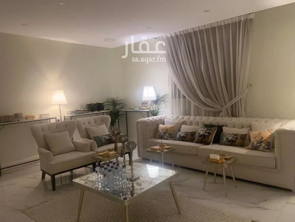 فيلا 8 غرف في الروضة 5