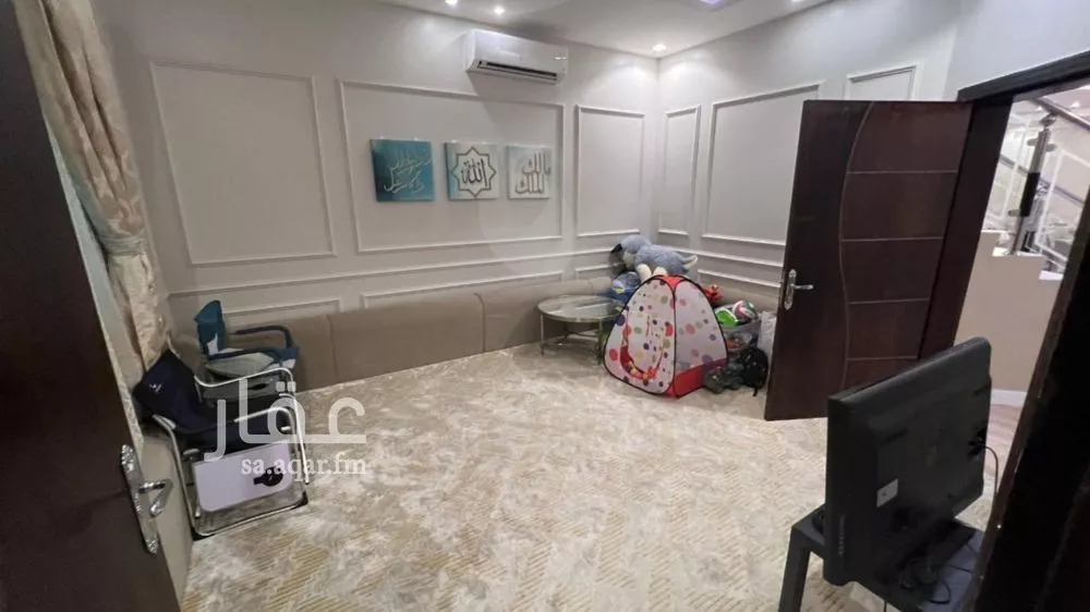 فيلا 11 غرف في العارض 5