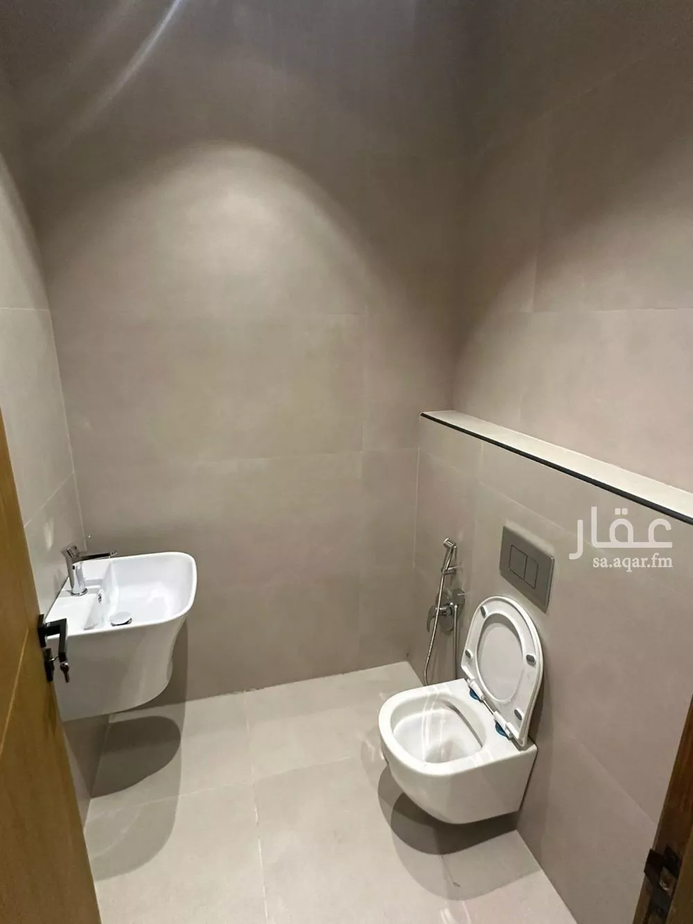 فيلا 4 غرف في النرجس 5