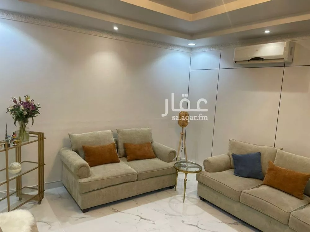 8 bedroom villa in Al Yasmin, Riyadh 6
