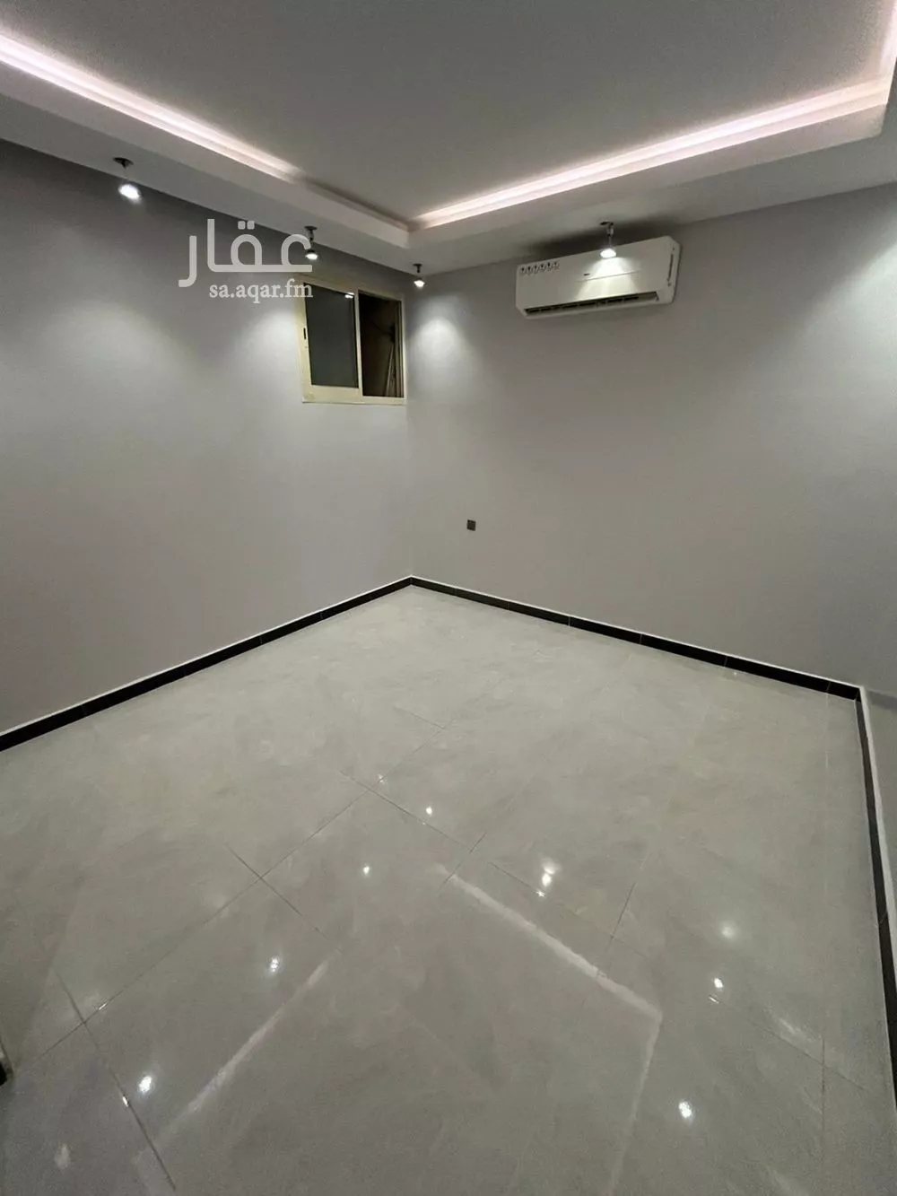 شقة 1 غرف في الملقا 4