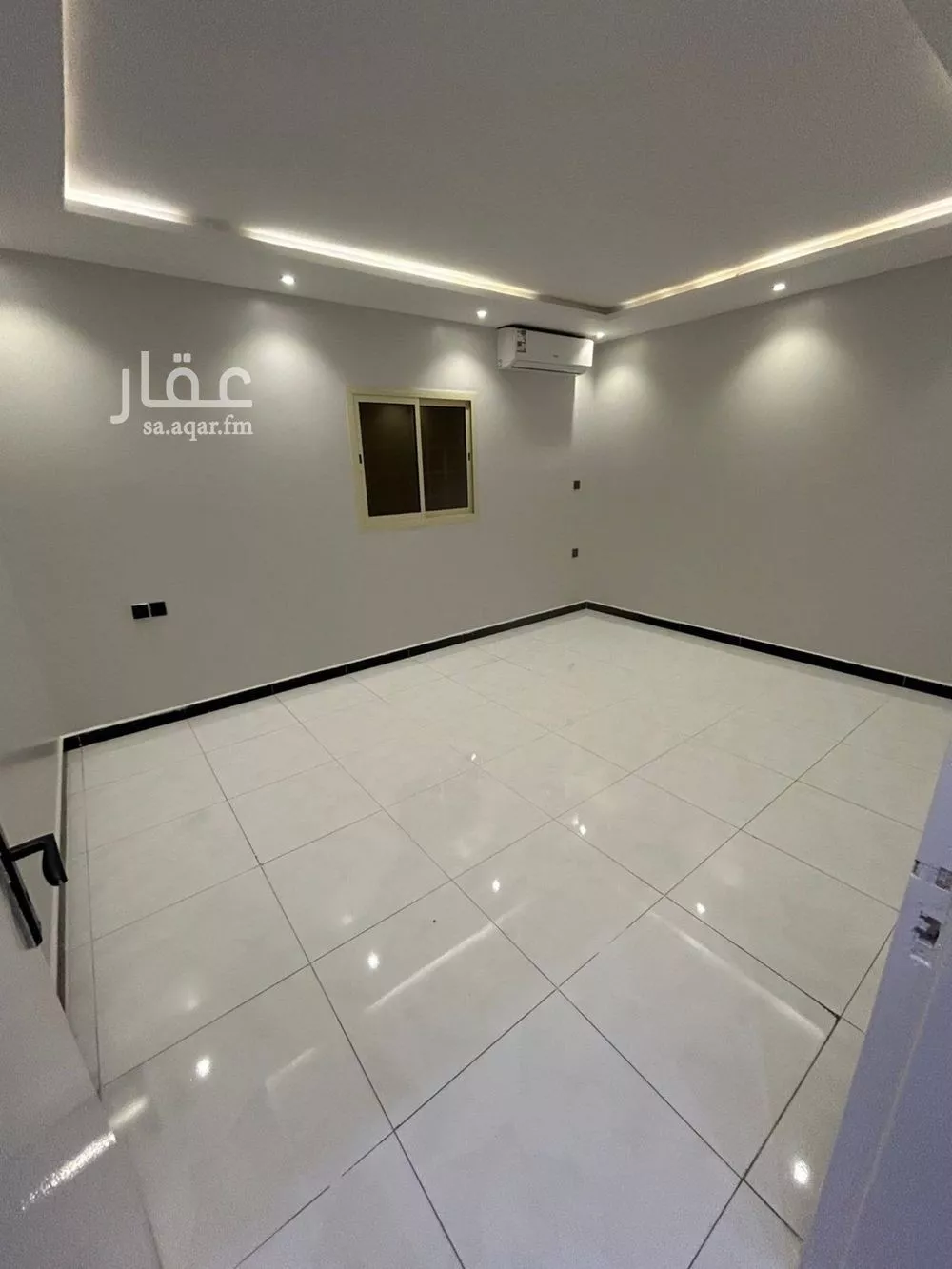 شقة 1 غرف في الملقا 5