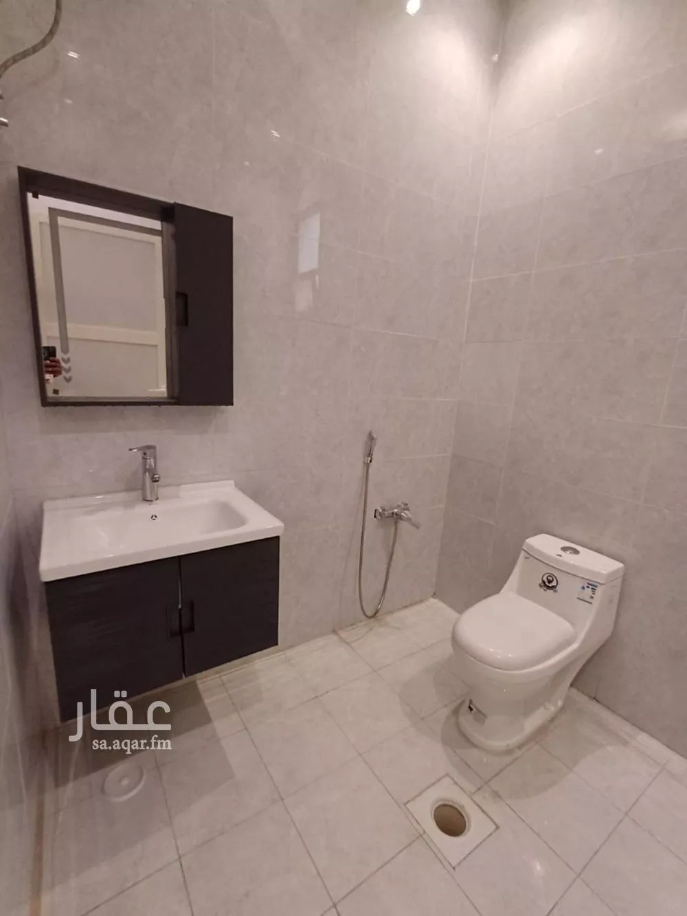 شقة 3 غرف في الرمال 5