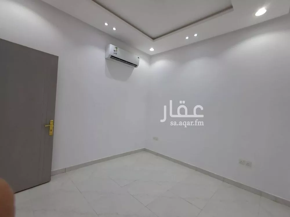 شقة 3 غرف في الرمال 5