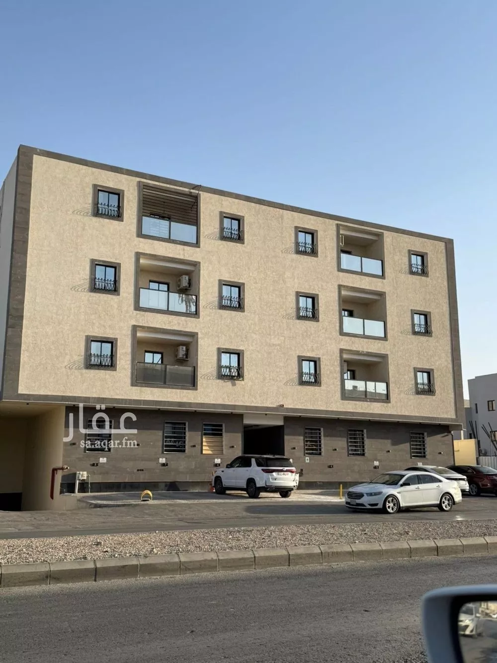 شقة 4 غرف في الرمال 1