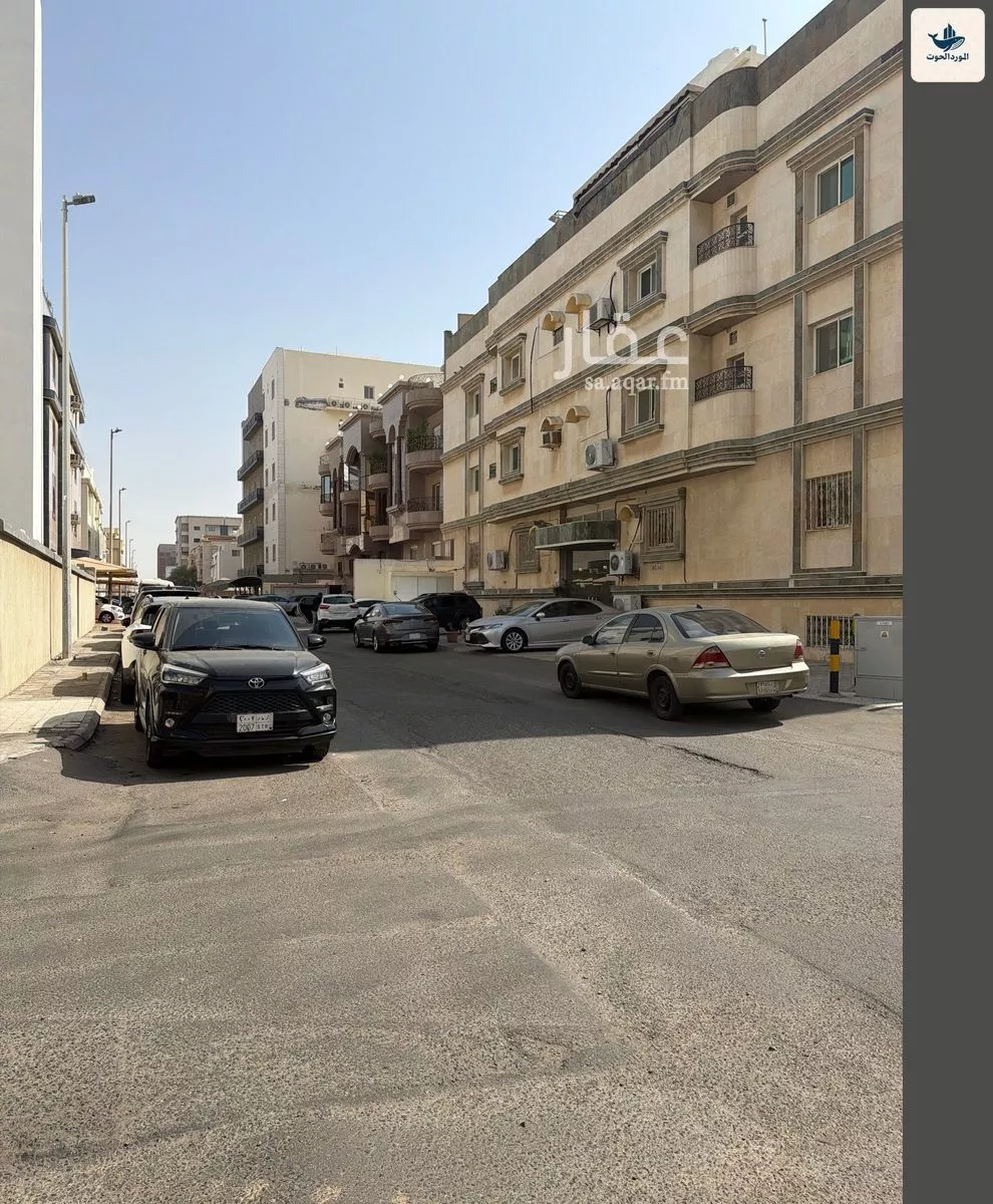 958 sqm land in Al Rawdah 5