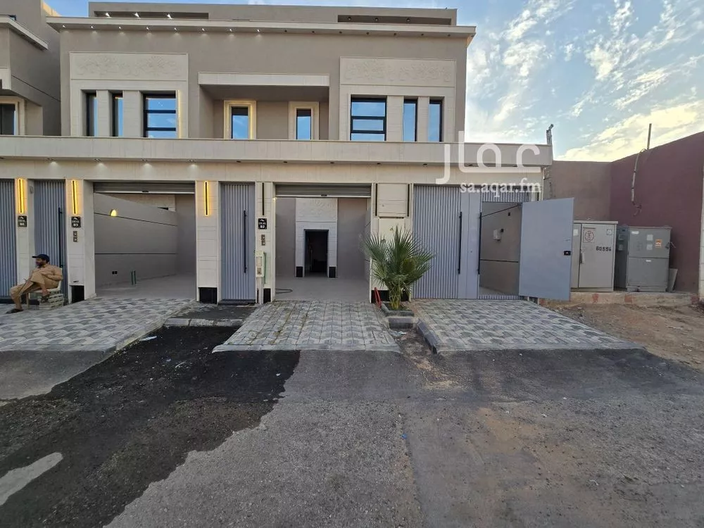 5 bedroom floor in Dhahrat Namar