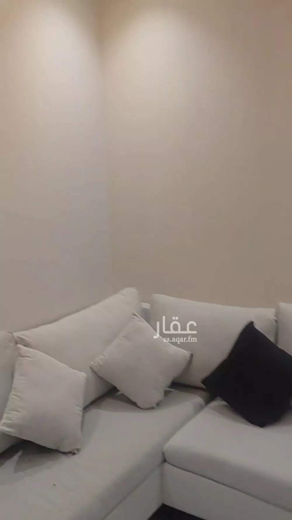 شقة 2 غرف في العقيق 5