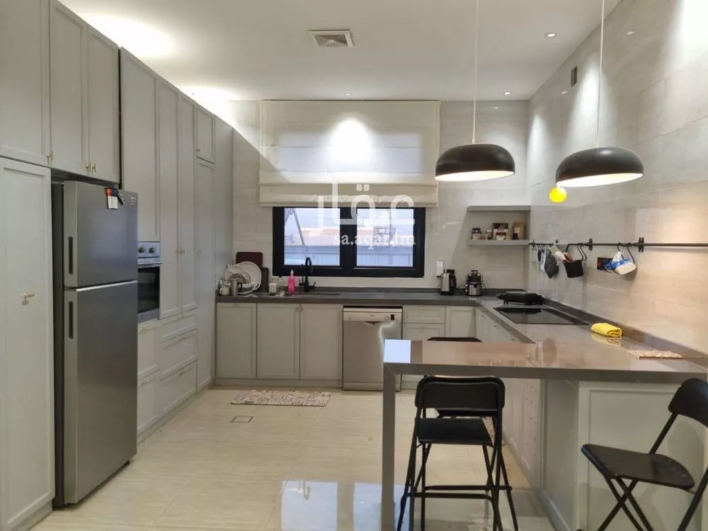 3 bedroom floor in Al Rawdah 3