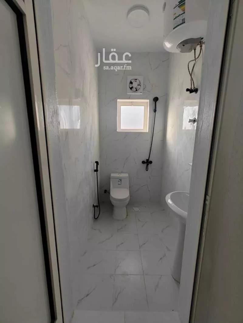 1 bedroom apartment in Al Aqrabiyah, Eastern Province 2