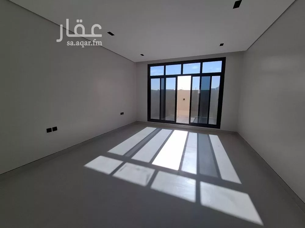 فيلا 5 غرف في الرمال 2