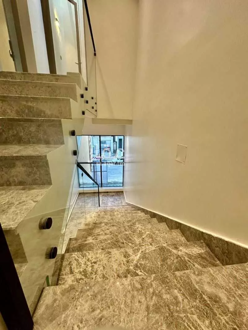 4 bedroom floor in Al Narjis 2