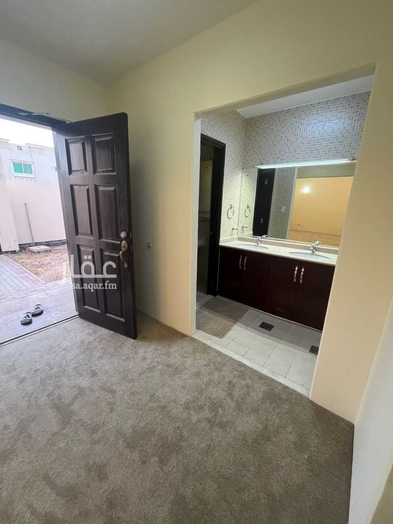 8 bedroom villa in Najd, Eastern Province 5