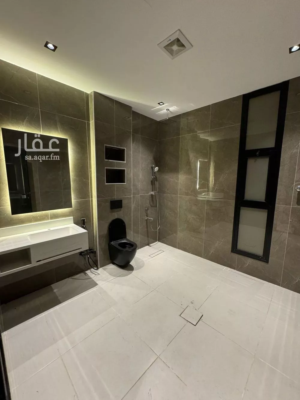4 bedroom villa in As Sadafah, Eastern Province 8
