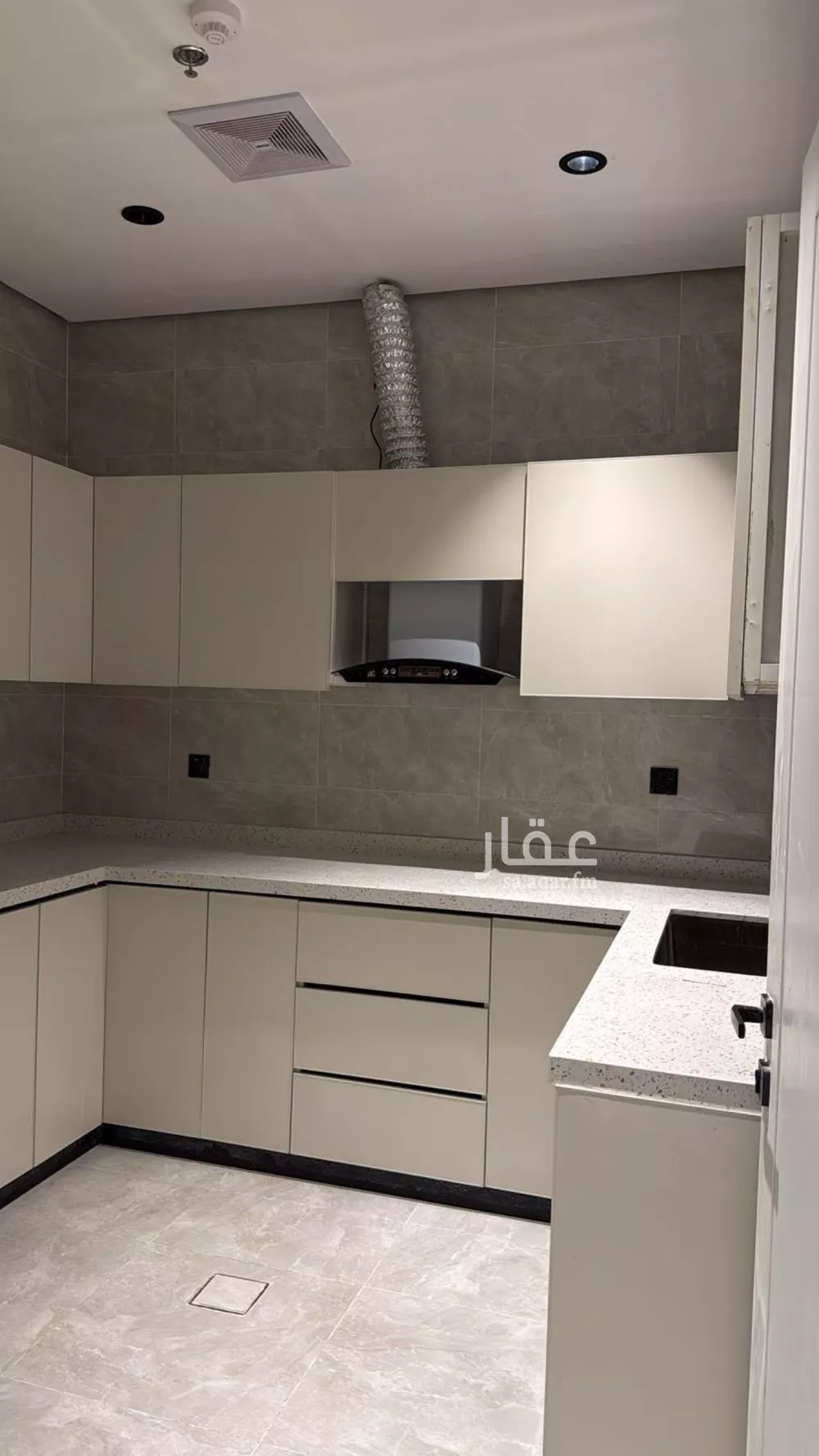 شقة 6 غرف في الحمرا 2