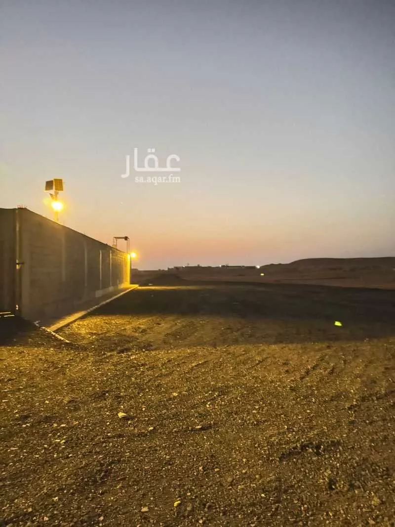 أرض 1080 م² في الشرق 3