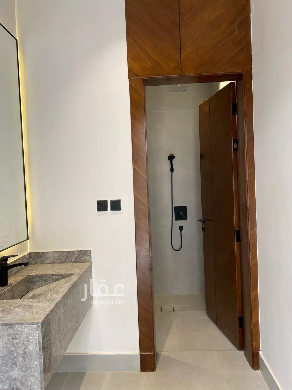 فيلا 6 غرف في المهدية 5