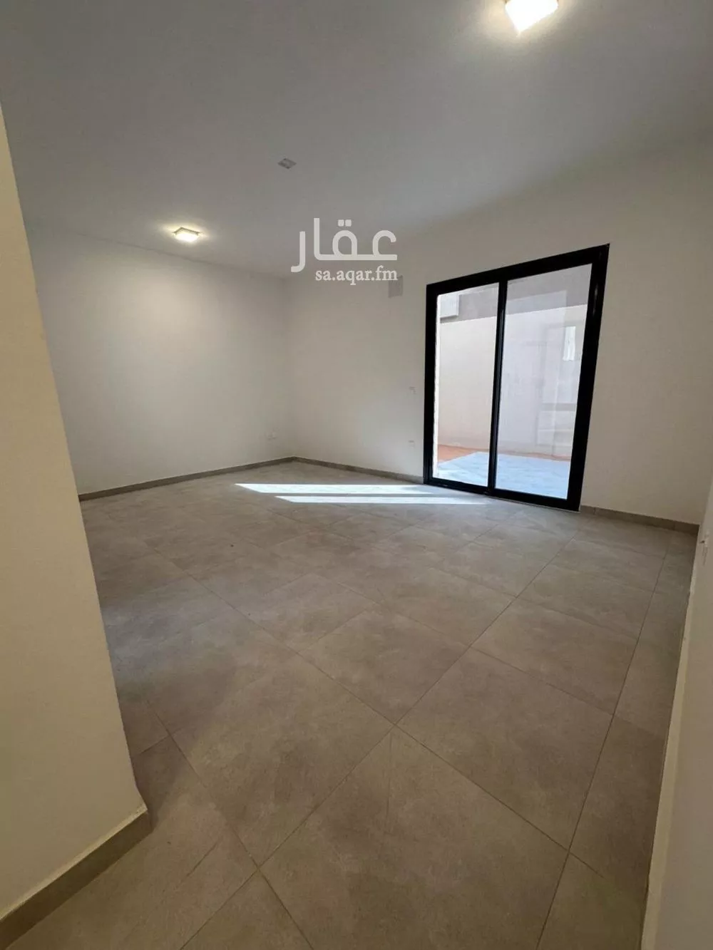 فيلا 6 غرف في النرجس 2