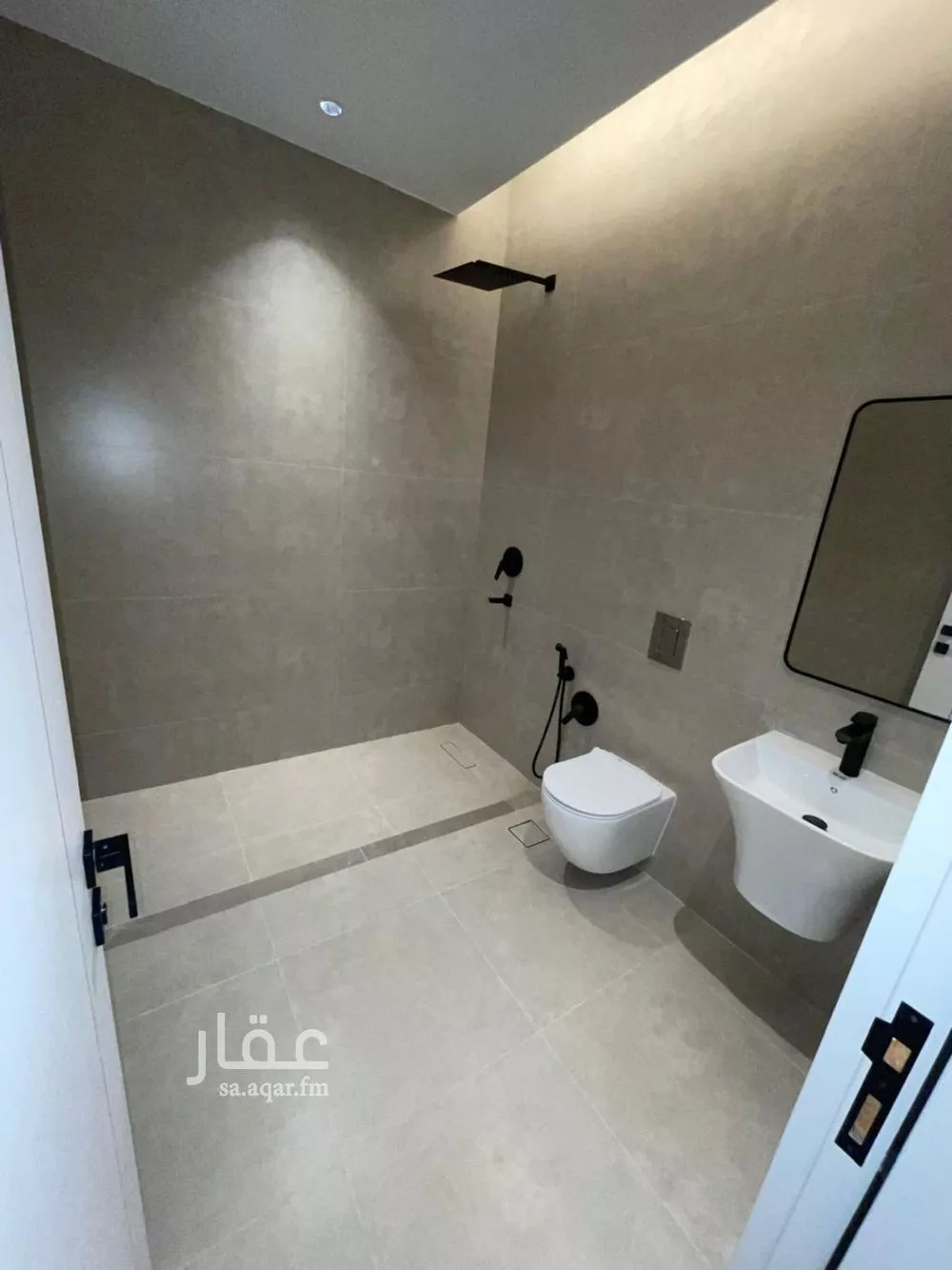 4 bedroom apartment in Al Aridh 3