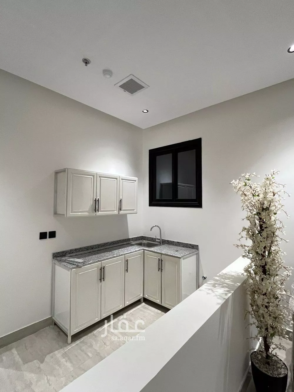 1 bedroom apartment in Dhahrat Laban 4