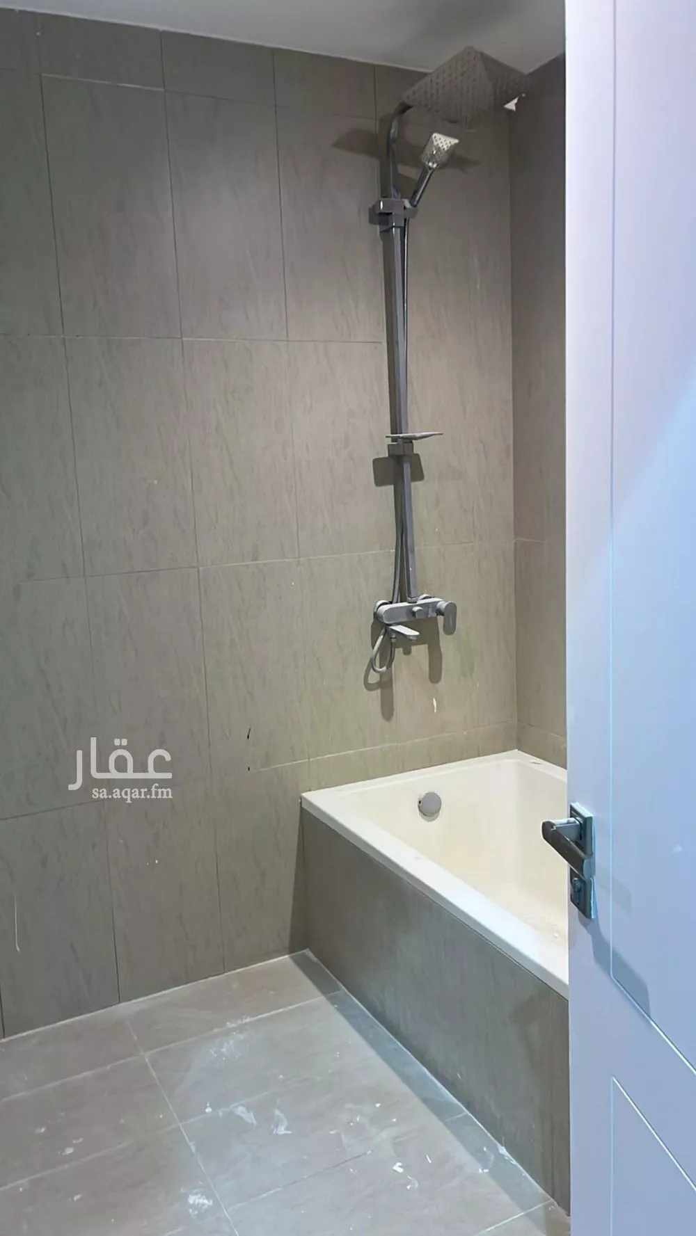 فيلا 6 غرف في النرجس 5