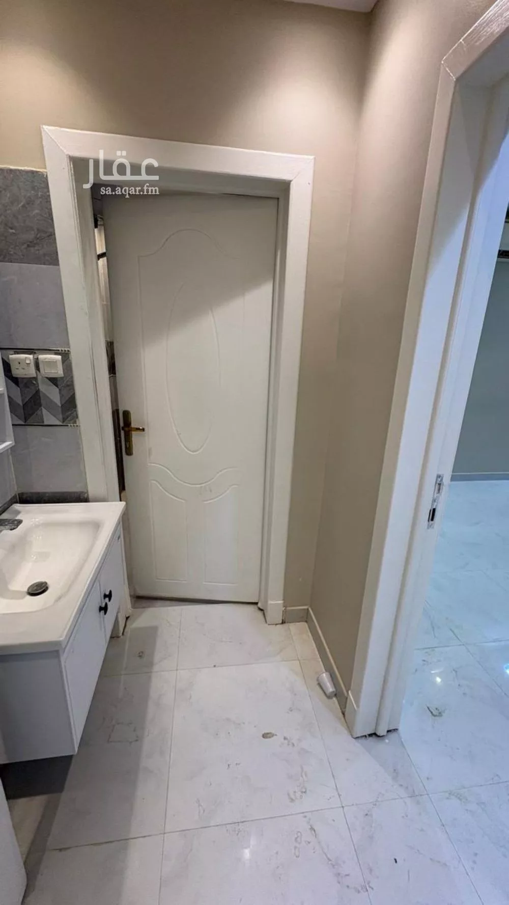 فيلا 8 غرف في المهدية 5