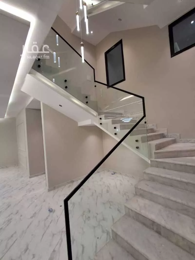 فيلا 6 غرف في الشراع 5