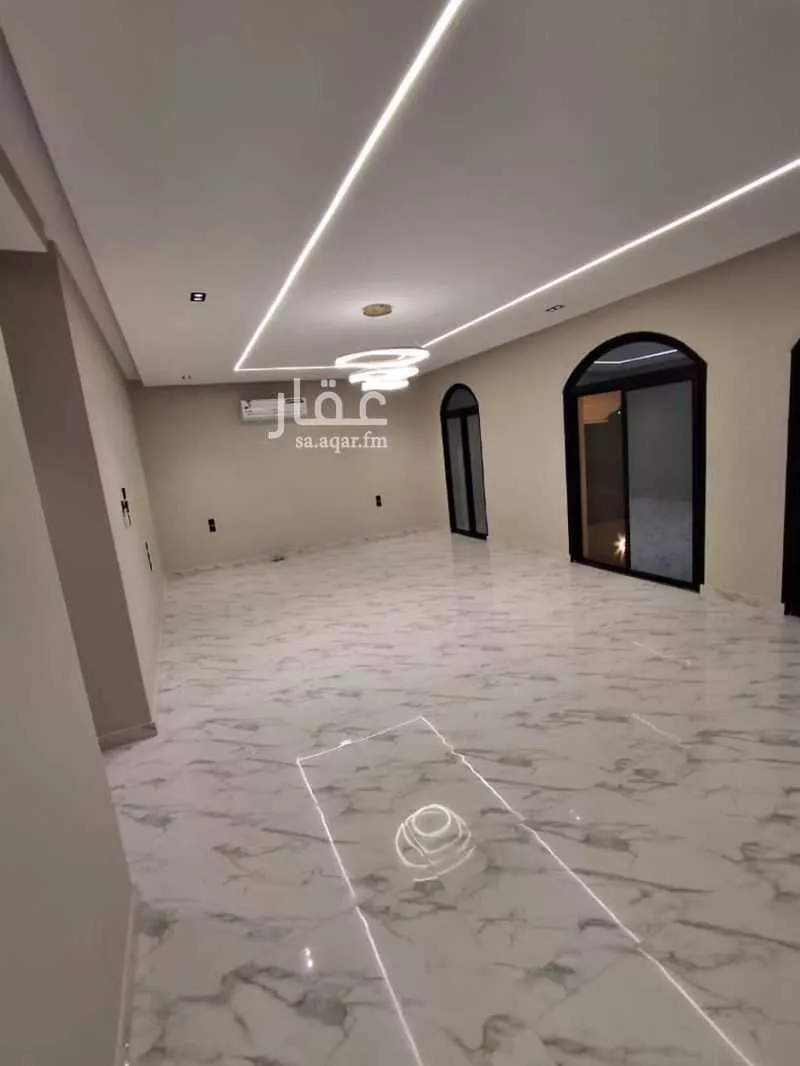 فيلا 6 غرف في الشراع 4