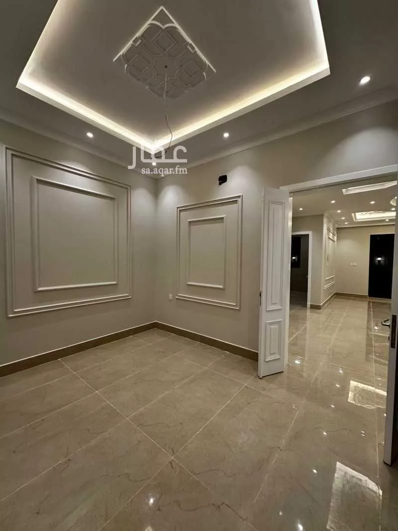 فيلا 5 غرف في الشراع 4