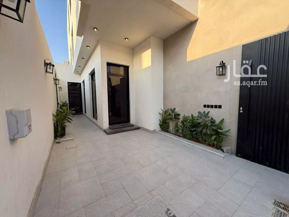 3 bedroom floor in Al Munsiyah 4