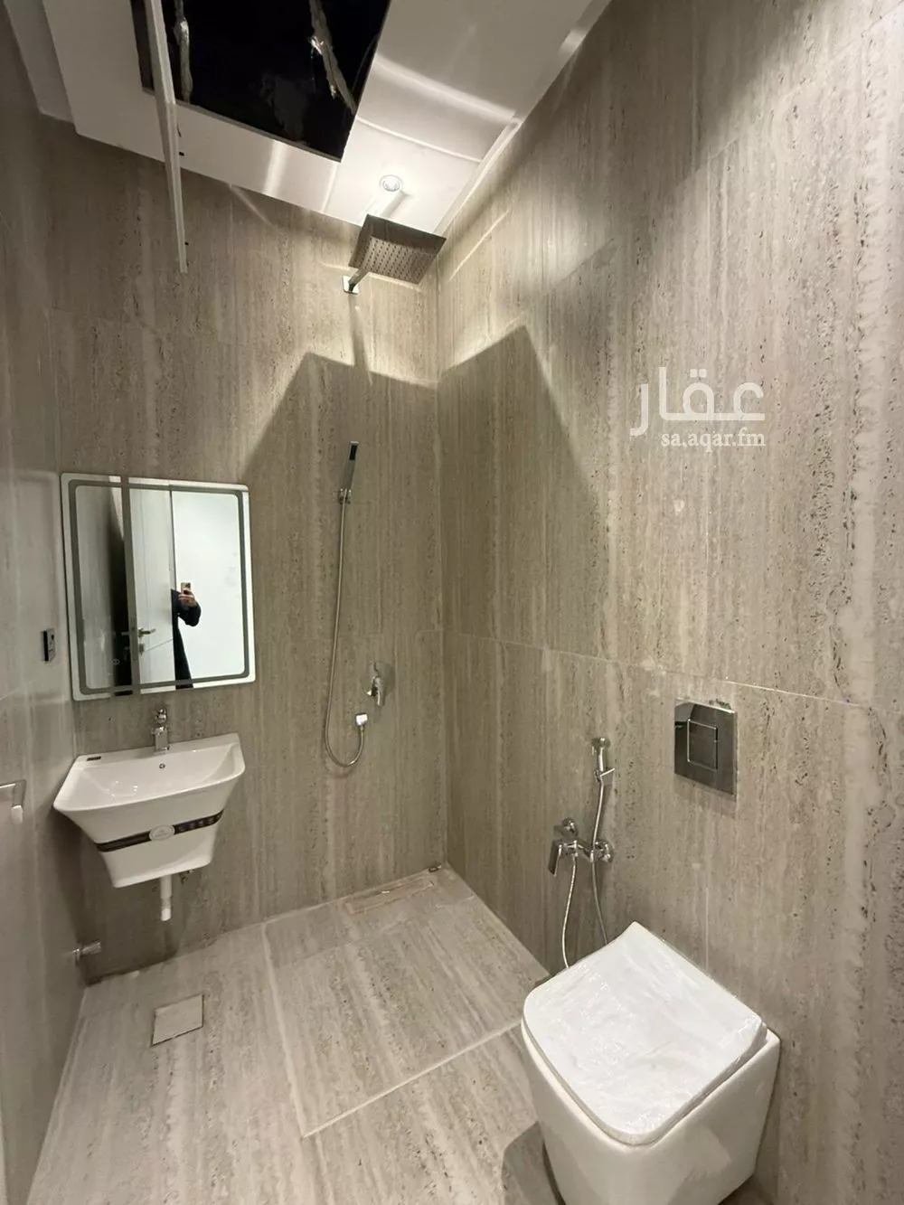 3 bedroom floor in Al Munsiyah 5