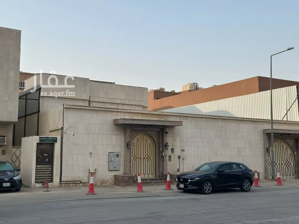 فيلا 9 غرف في العليا