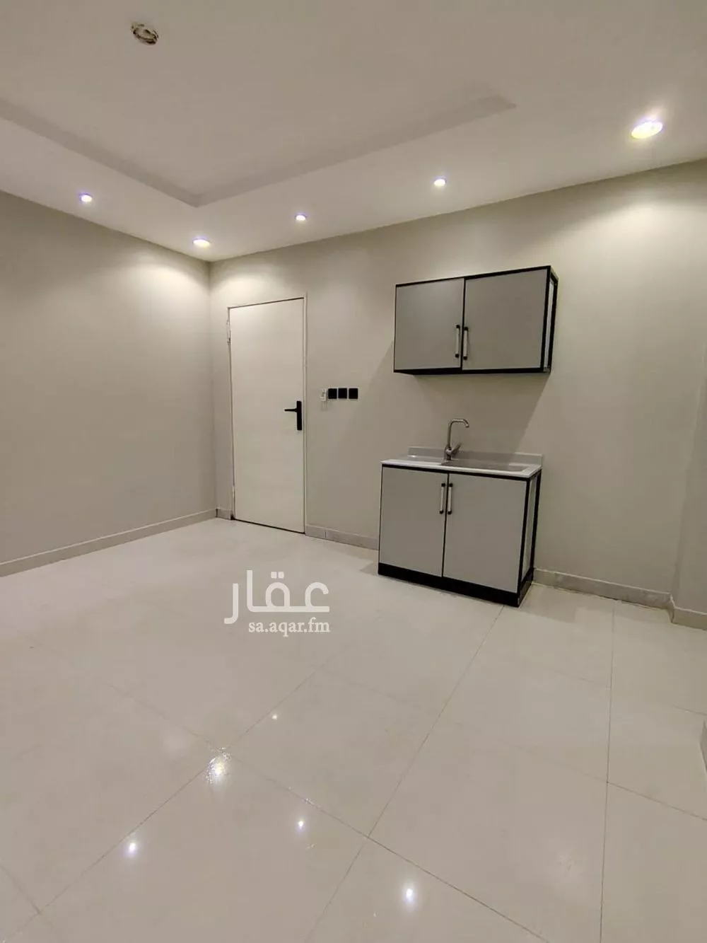 شقة 1 غرف في العارض 5