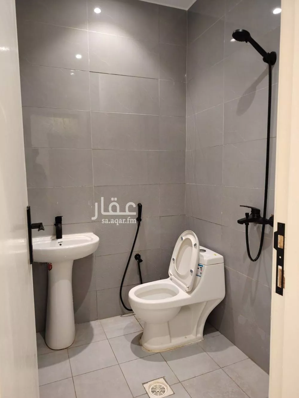 شقة 1 غرف في المروج 4