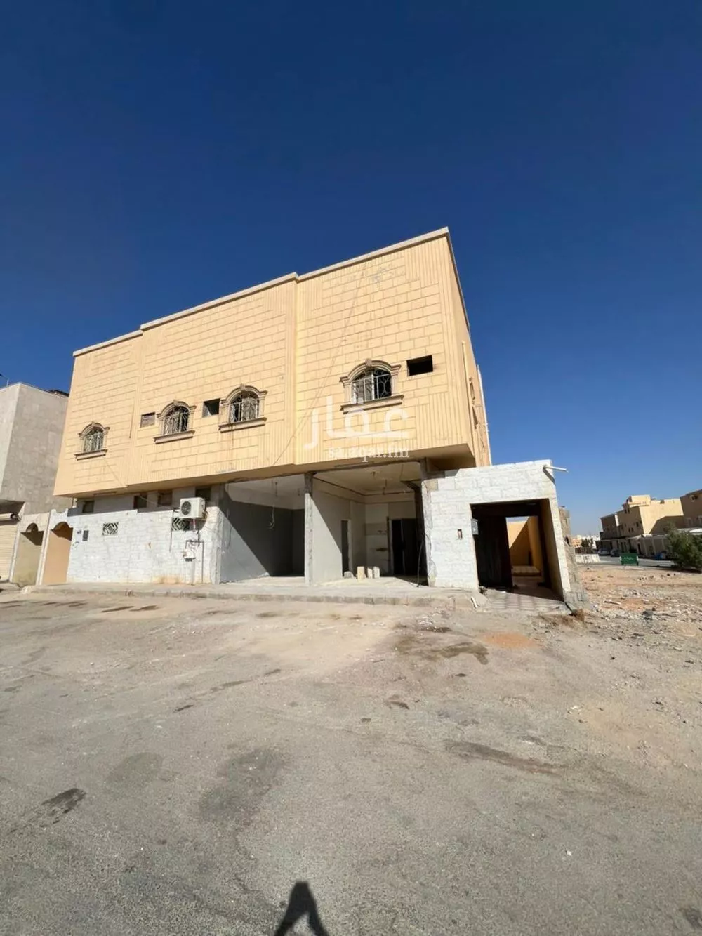 محل 32 م² في العريجاء الوسطى