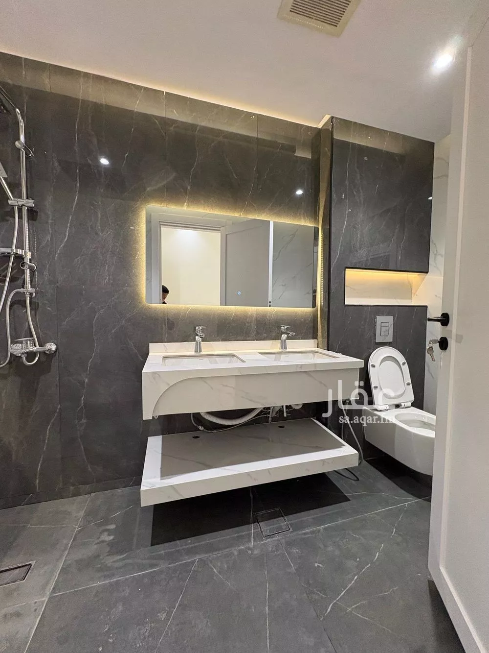 6 bedroom villa in Al Qairawan, Riyadh 17