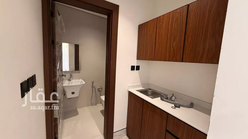 مكتب 4339 م² في الفيصلية 4