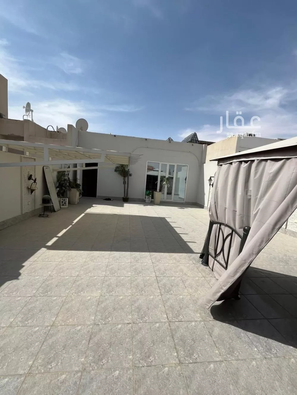 3 bedroom apartment in Al Malqa 3