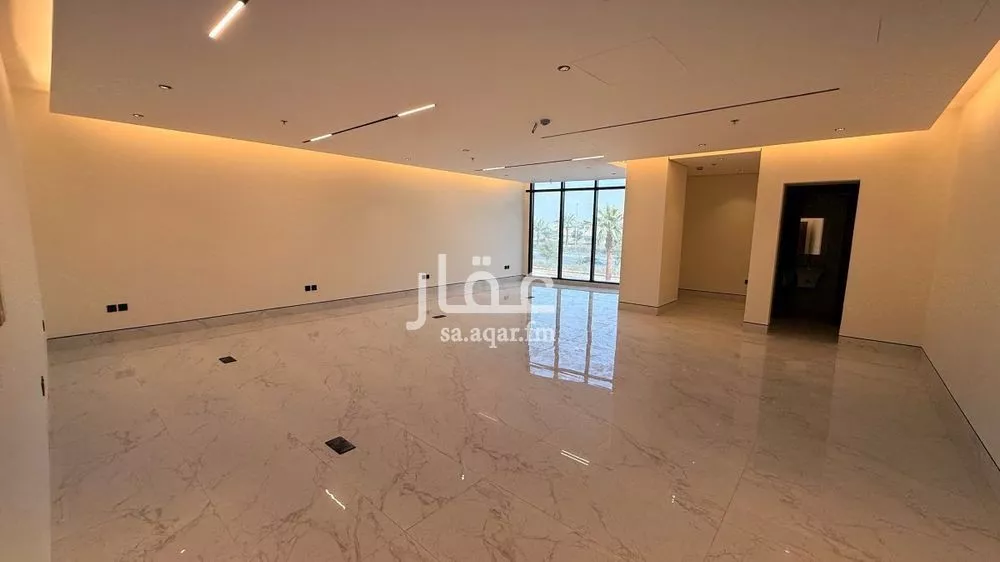 مكتب 4339 م² في الفيصلية 3
