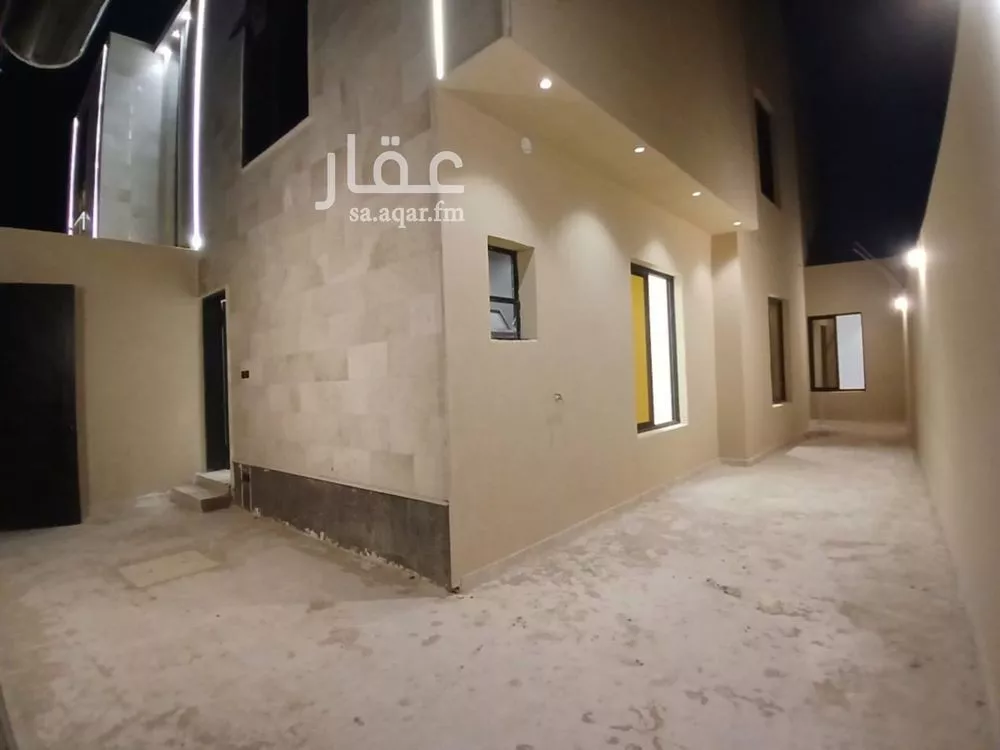 فيلا 5 غرف في عكاظ 4