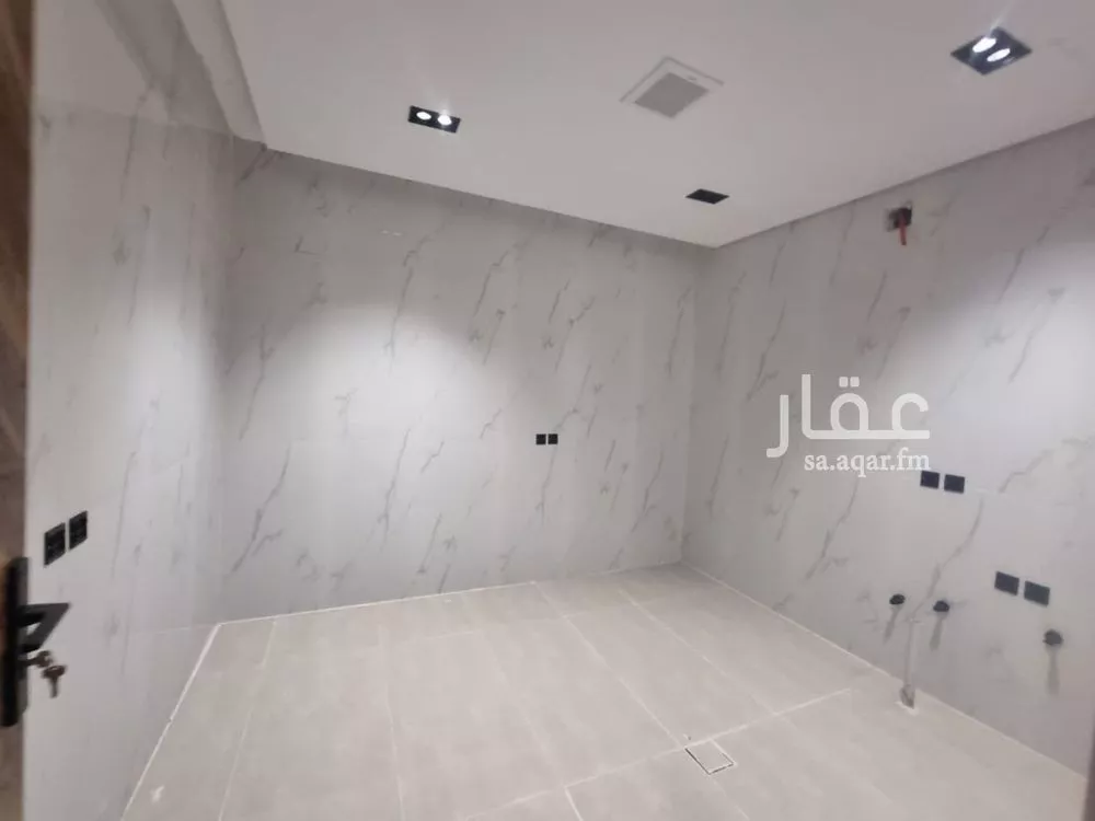 فيلا 5 غرف في عكاظ 5