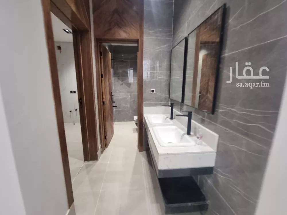 فيلا 5 غرف في عكاظ 3