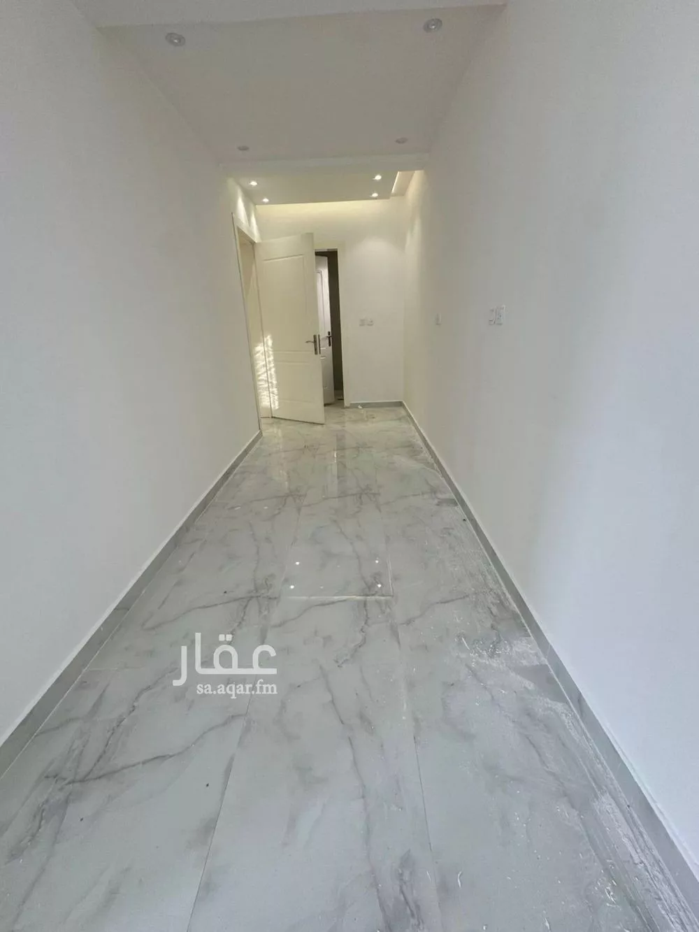 شقة 3 غرف في الرمال 5