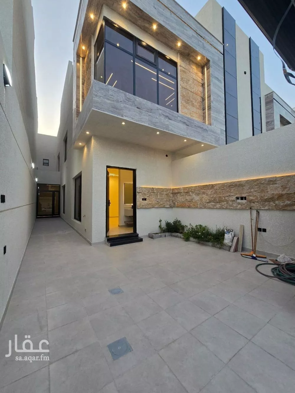 4 bedroom floor in Dhahrat Namar 3