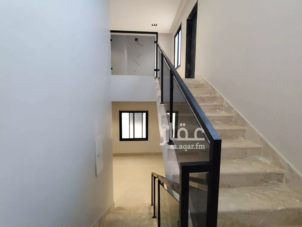 فيلا 7 غرف في العريجاء الغربية 5